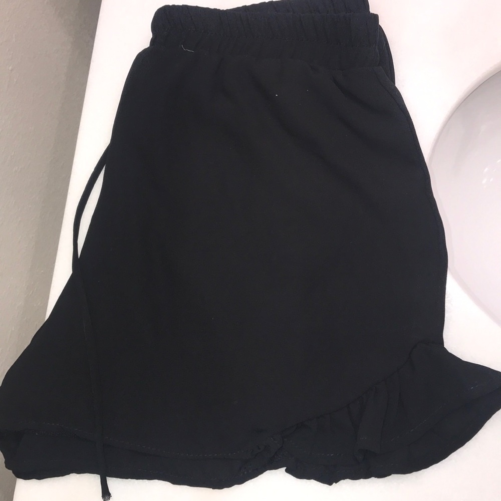 Flowy tie shorts